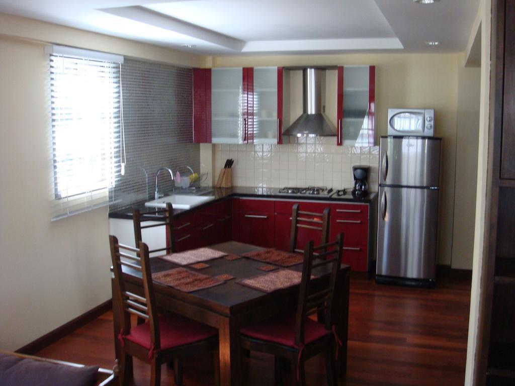 Sunset Apartment Phuket Patong Exteriör bild